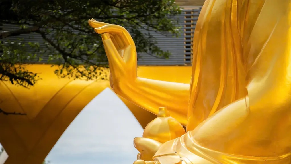 Tôn tượng Đức Phật Câu Na Hàm Mâu Ni