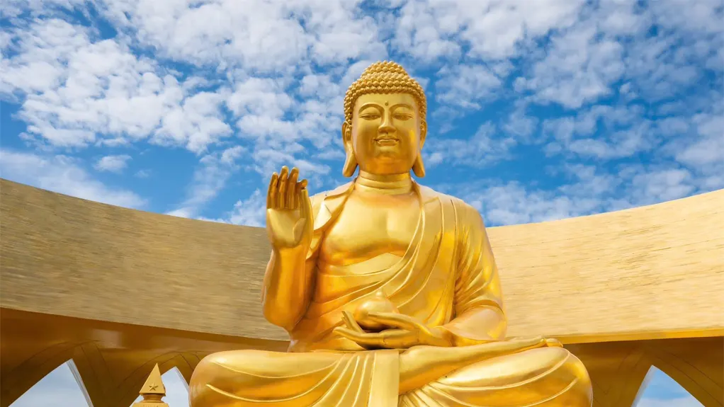 Tôn tượng Đức Phật Câu Na Hàm Mâu Ni