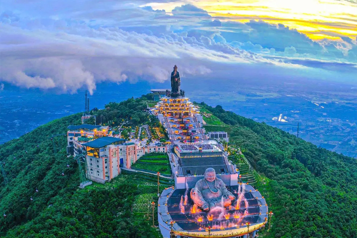 Đỉnh vân sơn Sunworld nui ba den