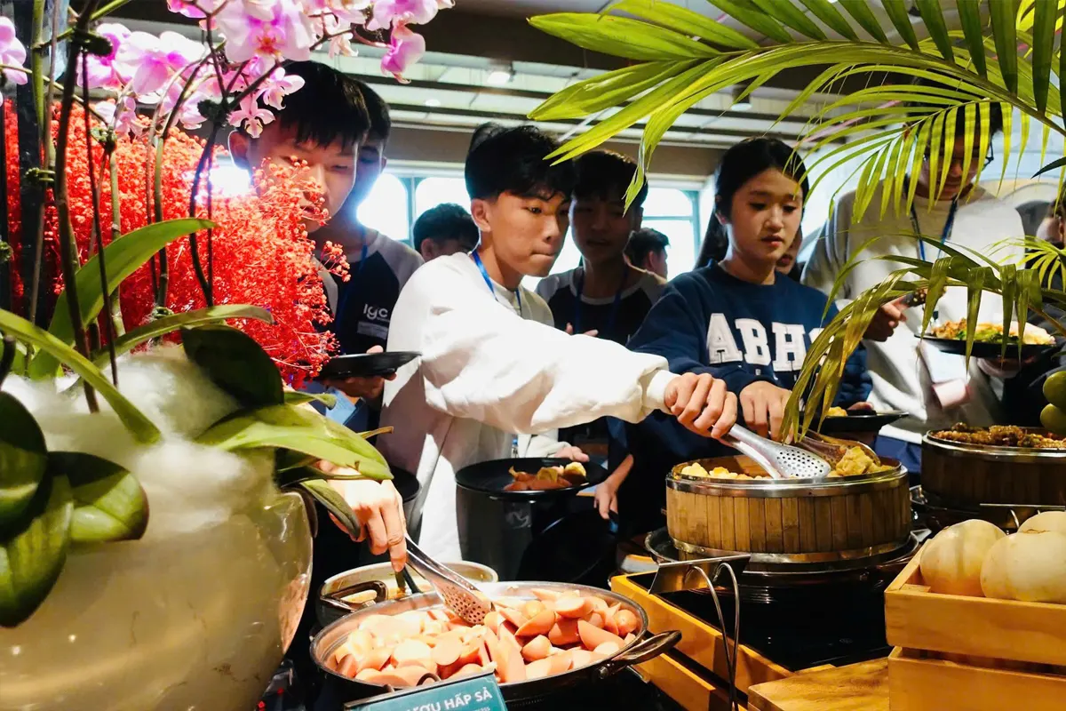 buffet Sunworld nui ba den