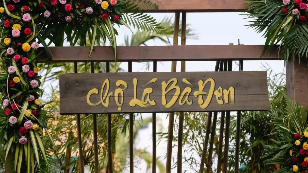 Chợ lá Núi Bà Đen